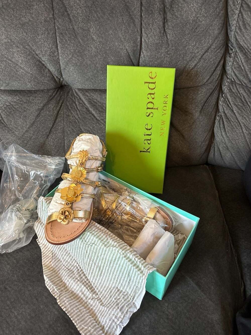 Kate Spade Sadia Gold Metallic Nappa Leather Floral Gladiator Sandals Size 7